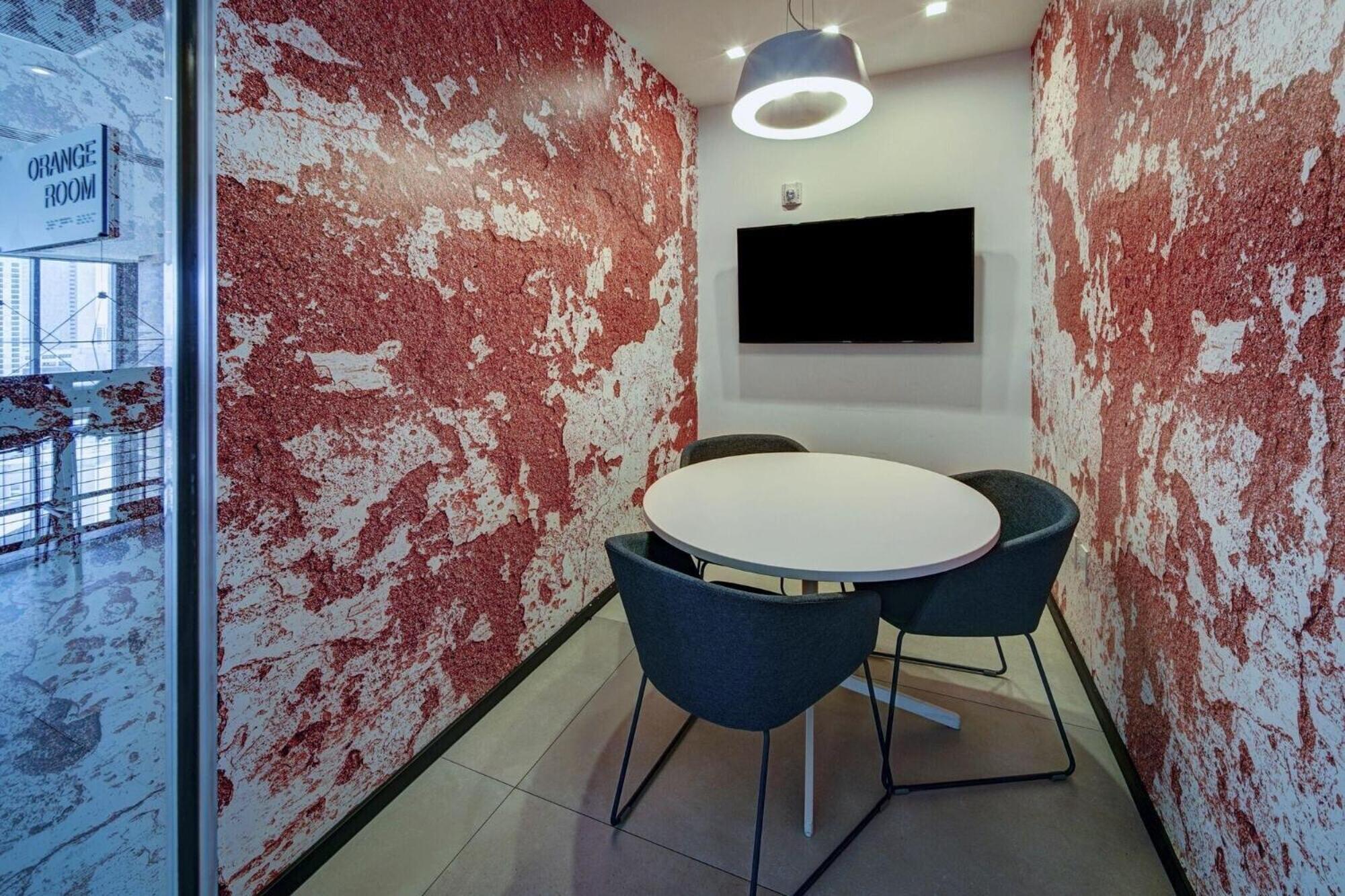 Incredible Unit In The Heart Of Downtown Apartment *