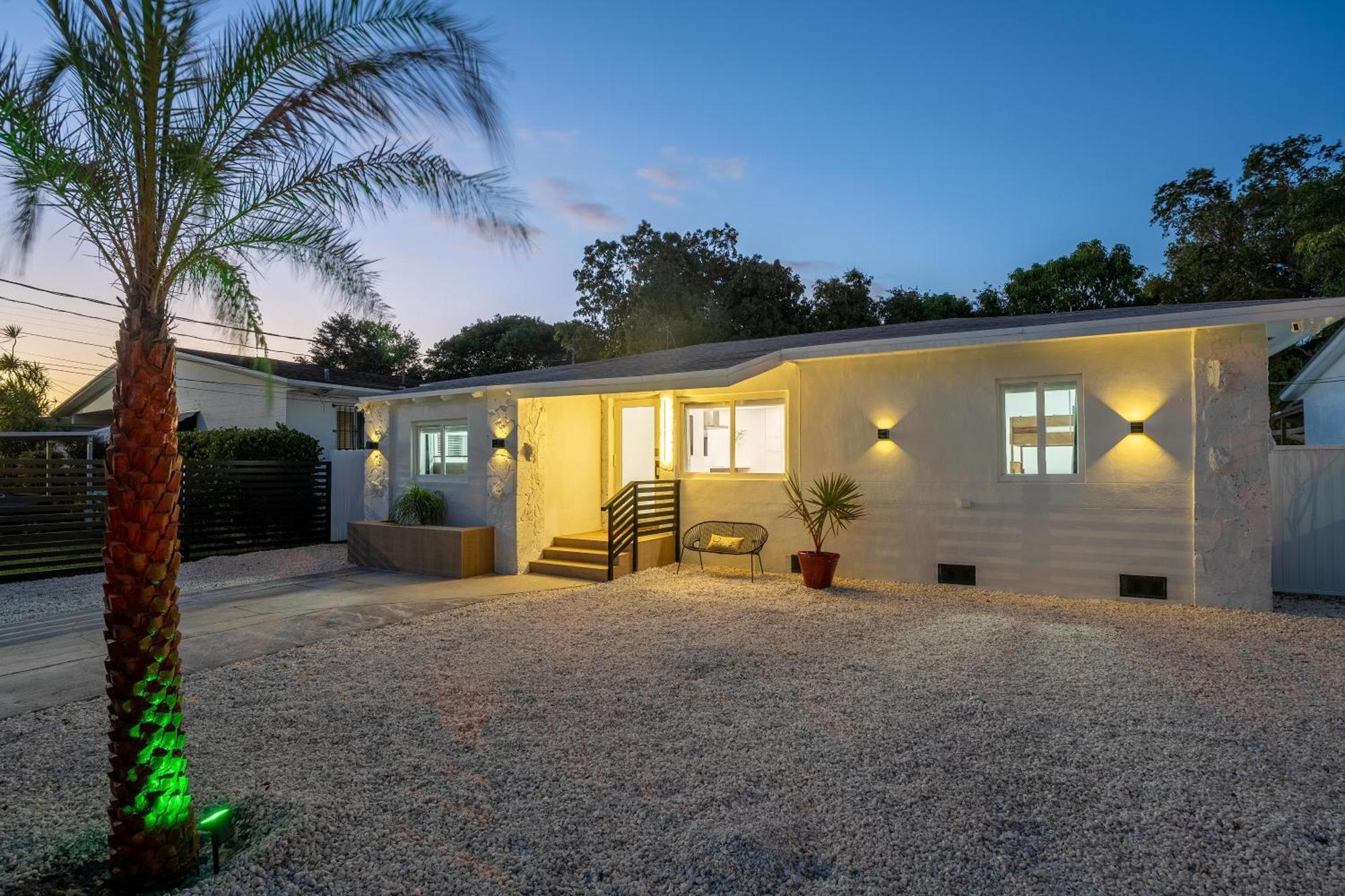 Apartment 5br Hottubpooltableminigolf 7 Min To Wynwood Miami
