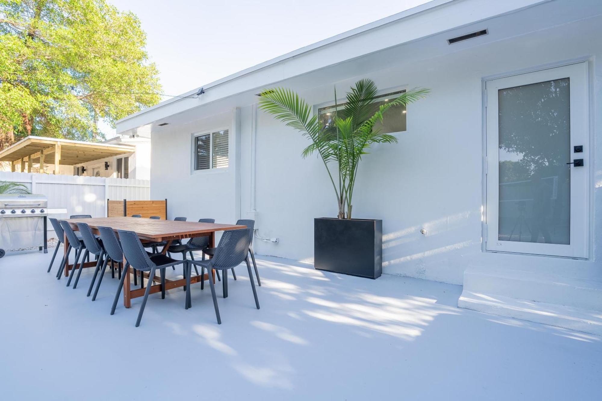 5br Hottubpooltableminigolf 7 Min To Wynwood Apartment Miami
