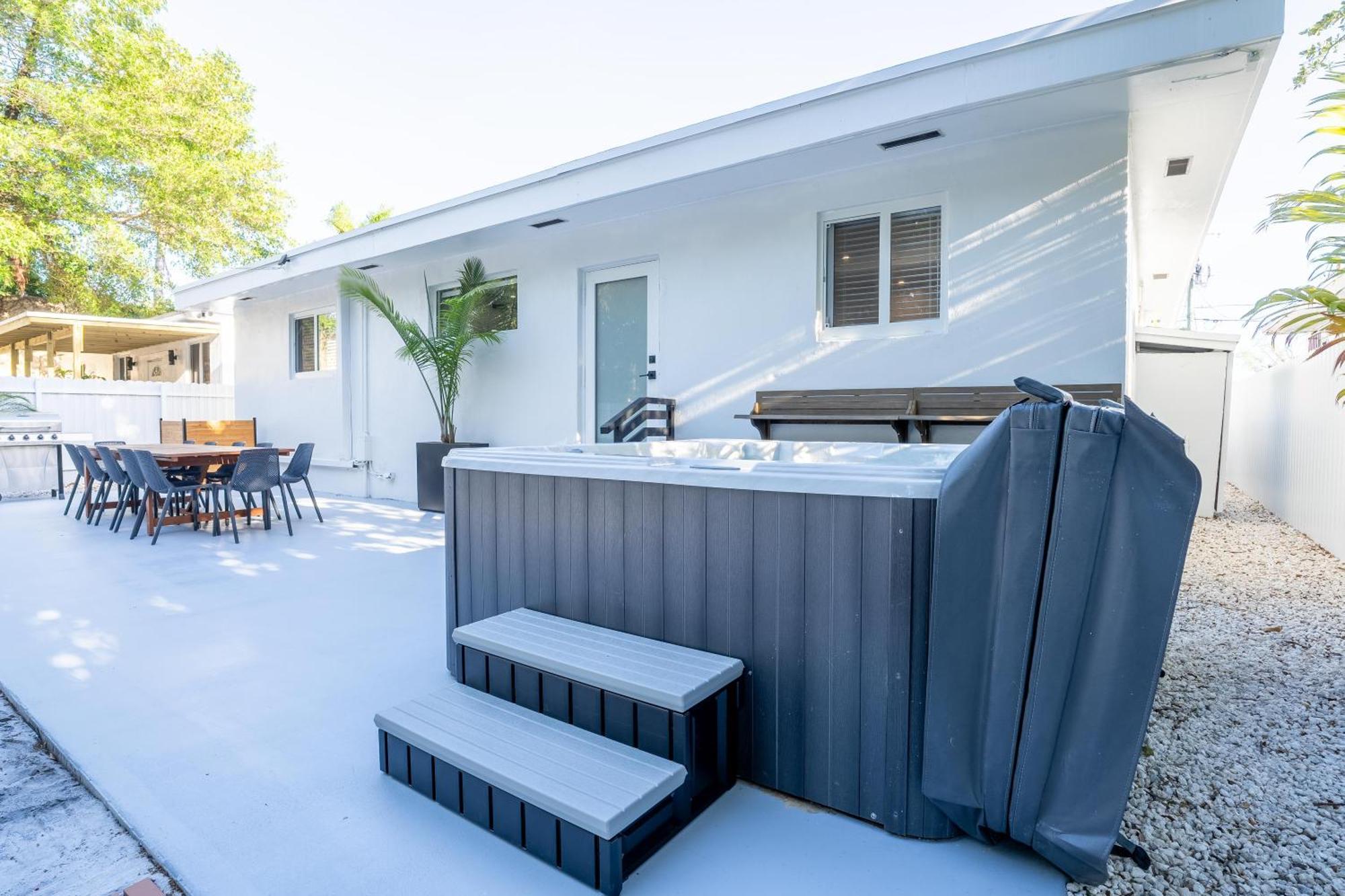 5br Hottubpooltableminigolf 7 Min To Wynwood Apartment Miami