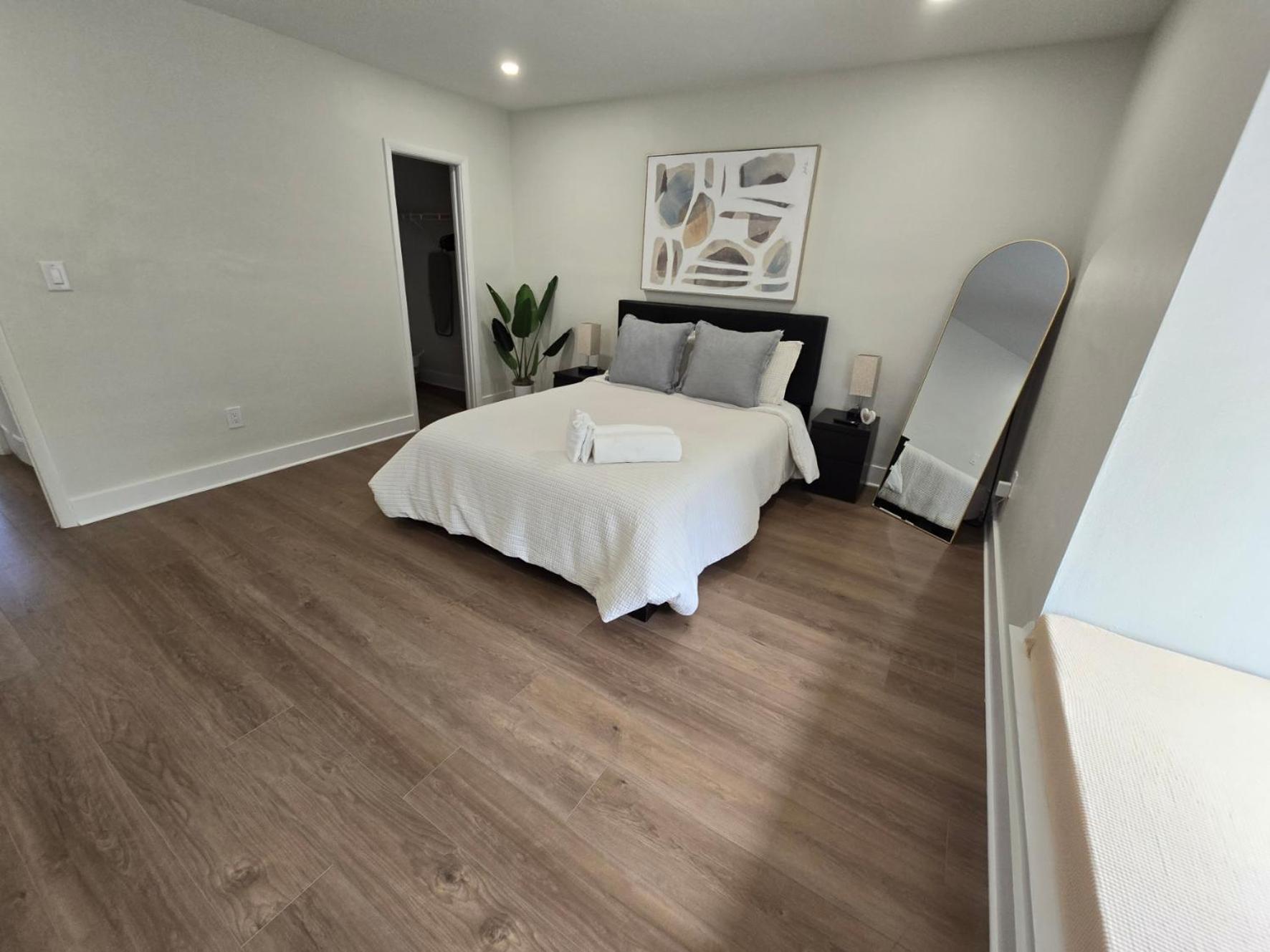 Apartment Luxurious & Spacious Townhouse In Prime Location