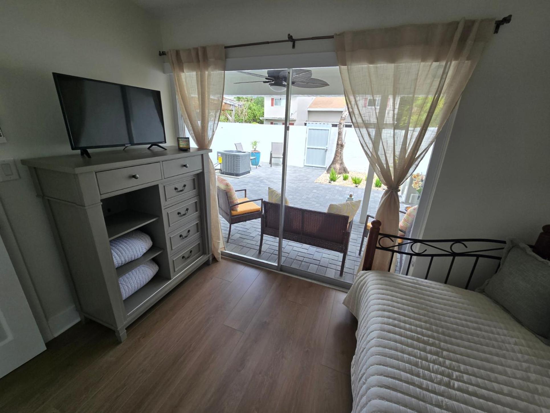Apartment Luxurious & Spacious Townhouse In Prime Location *