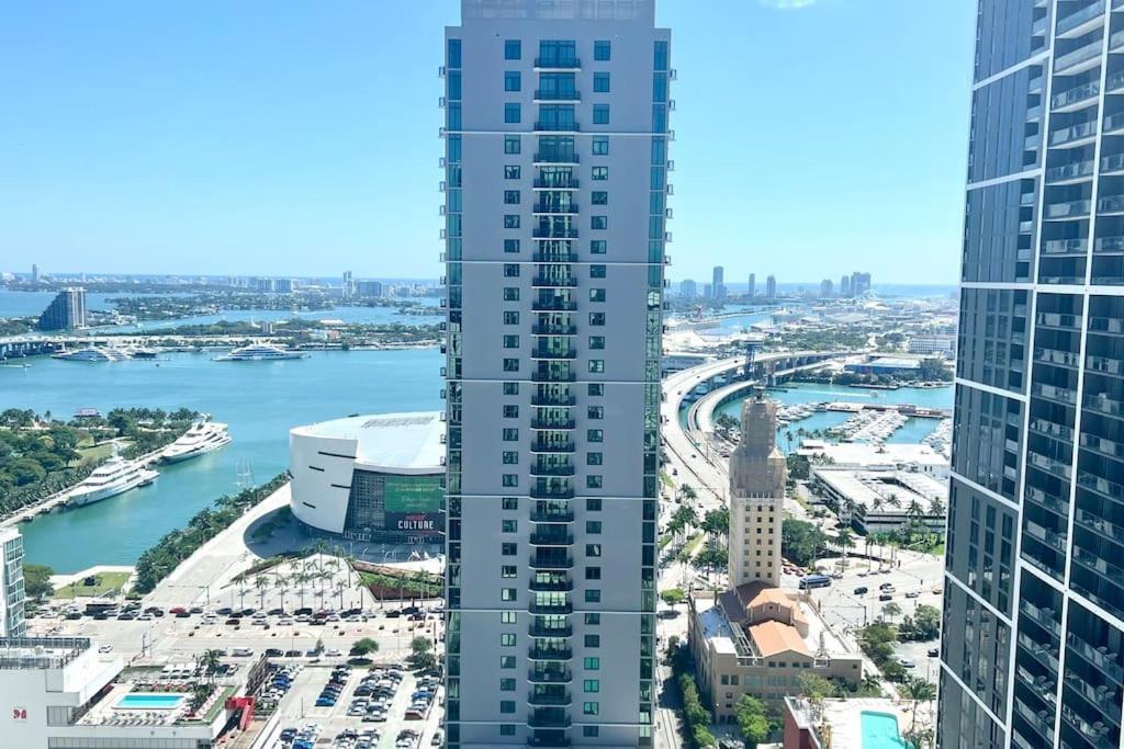 Oceana! 2br With Rooftop Pool & In The World Center