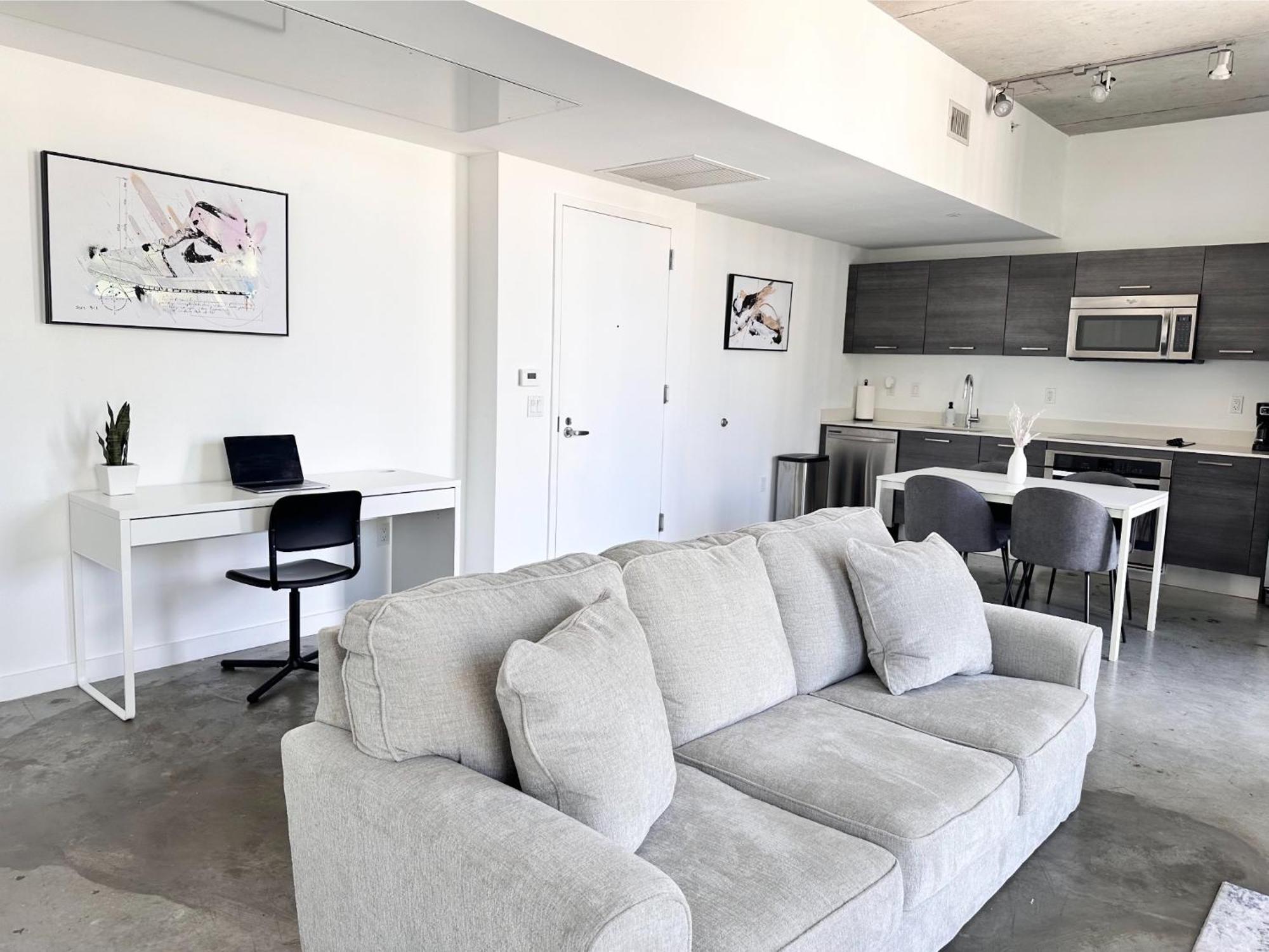 Luxe Loft 16th Floor, Rooftop Pool, Brickell Downtown
