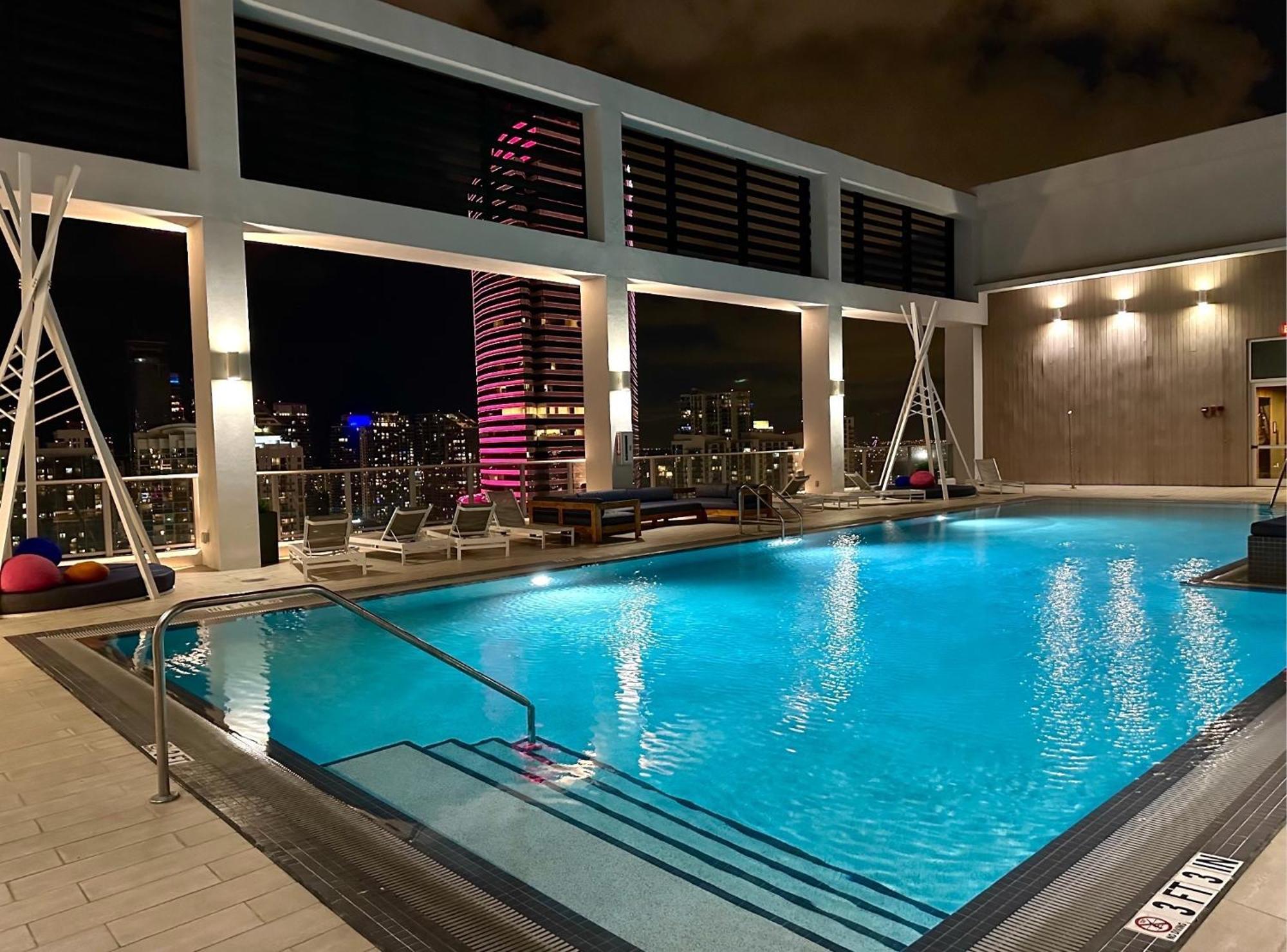 Luxe Loft 16th Floor, Rooftop Pool, Brickell Downtown