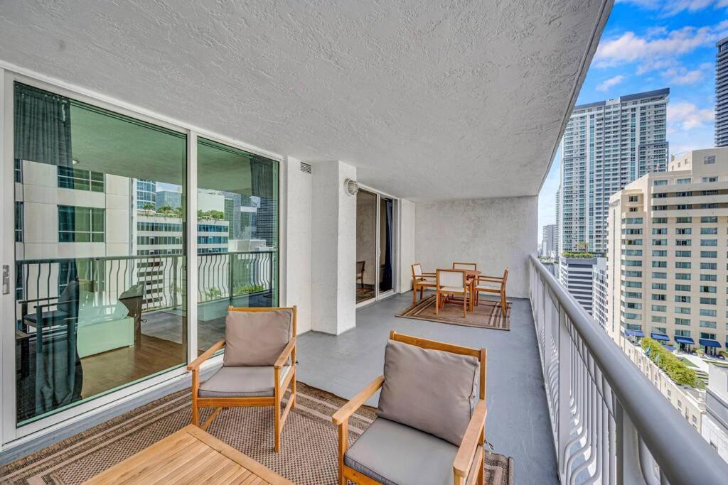 Sublime 1 Bed 1 Bth • Brickell Bay & View