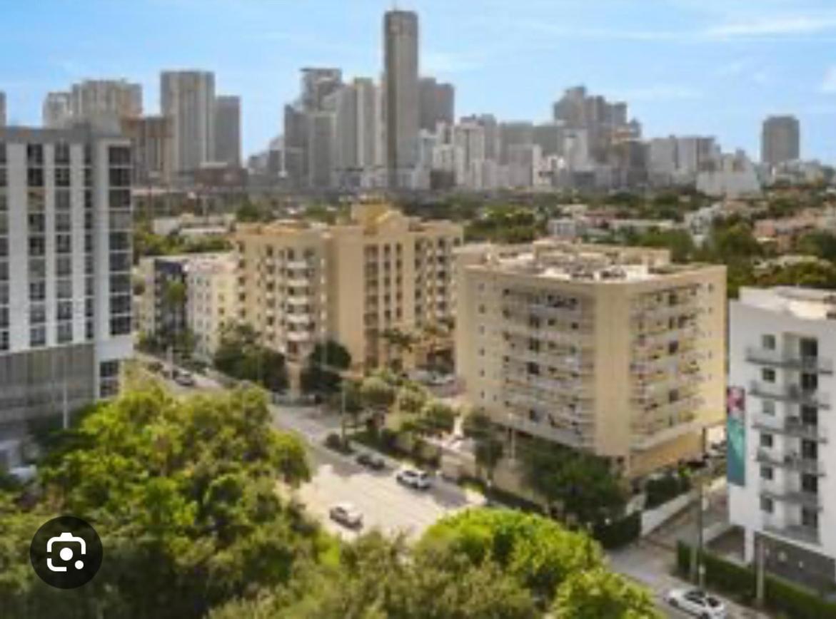Homestay Private Bedroom 1 Block From Downtown Miami