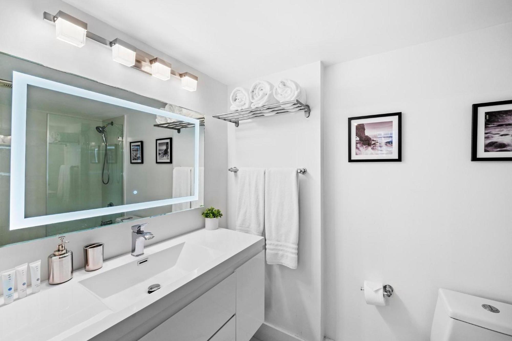 Bnb Hyperion - Luxe 3b W City & Ocean Views Holiday home Miami