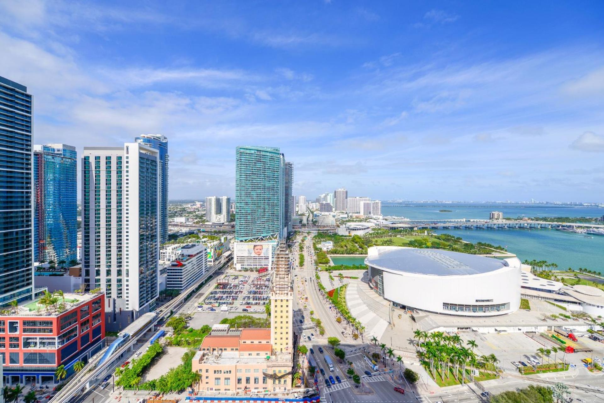 Luxury Studio Steps Away From Bayfront Park * Miami