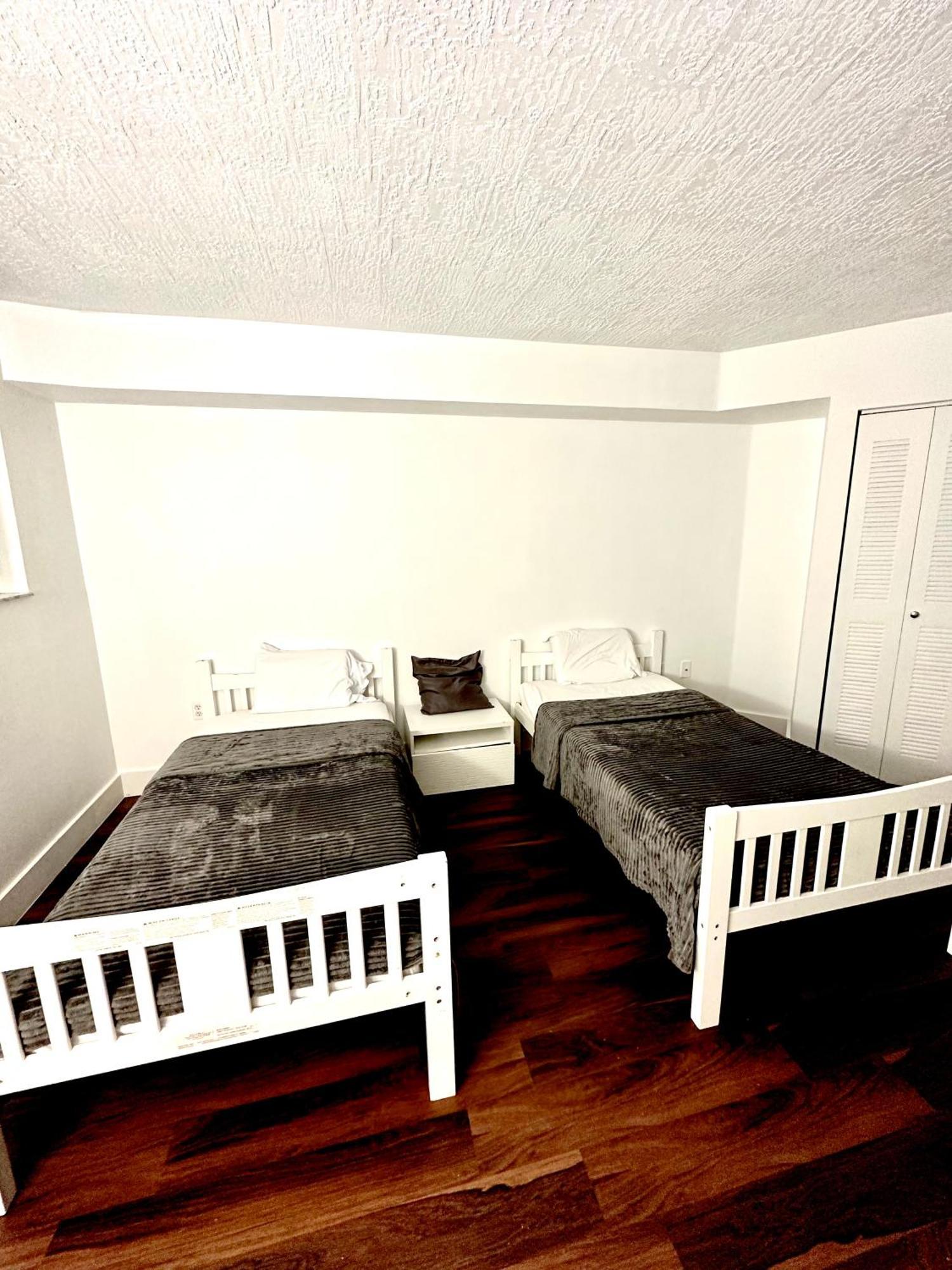Private Bedroom 1 Block From Downtown Miami