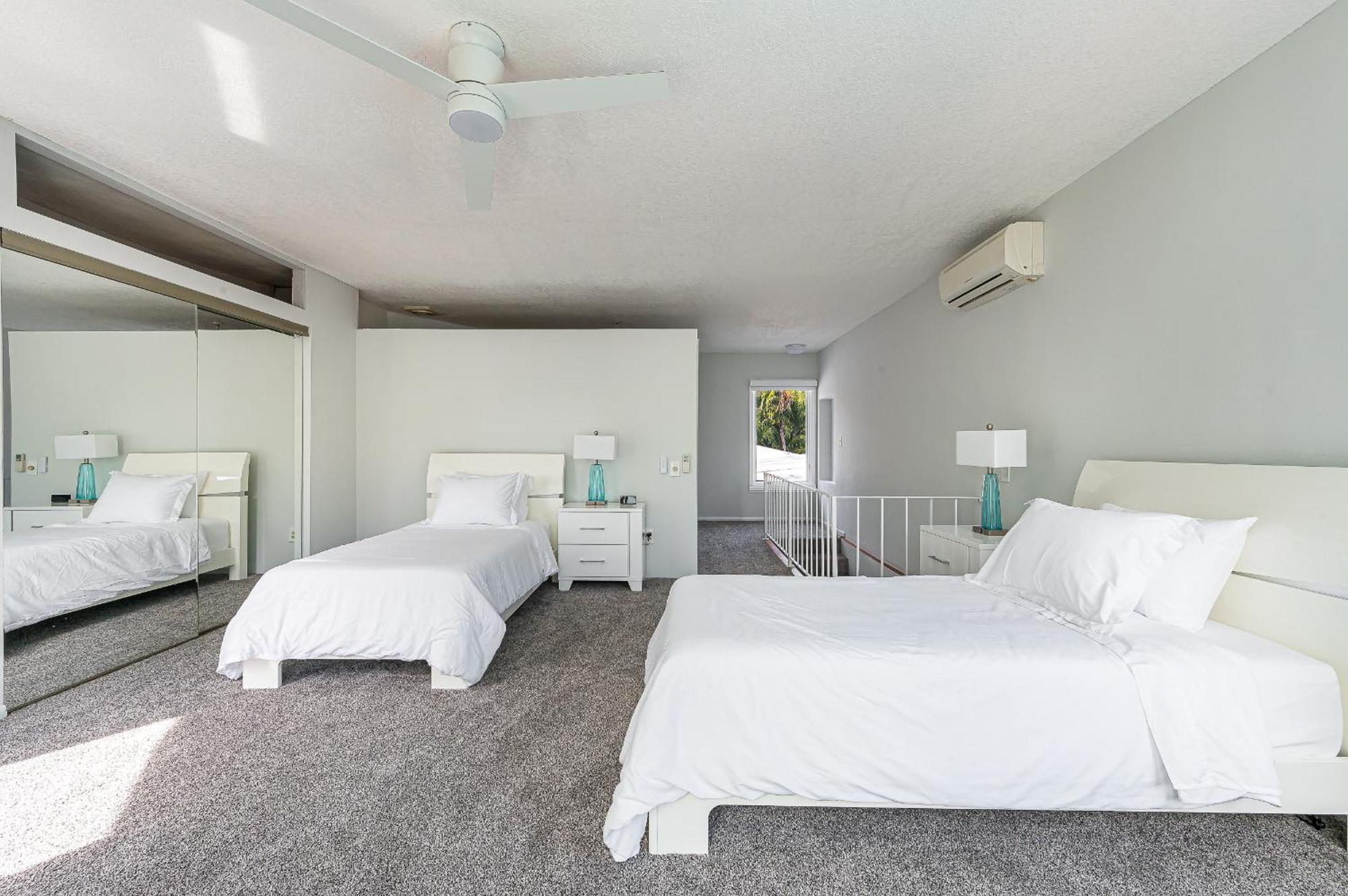 Tropical Waterfront Family Oasis - Amazing Location Miami