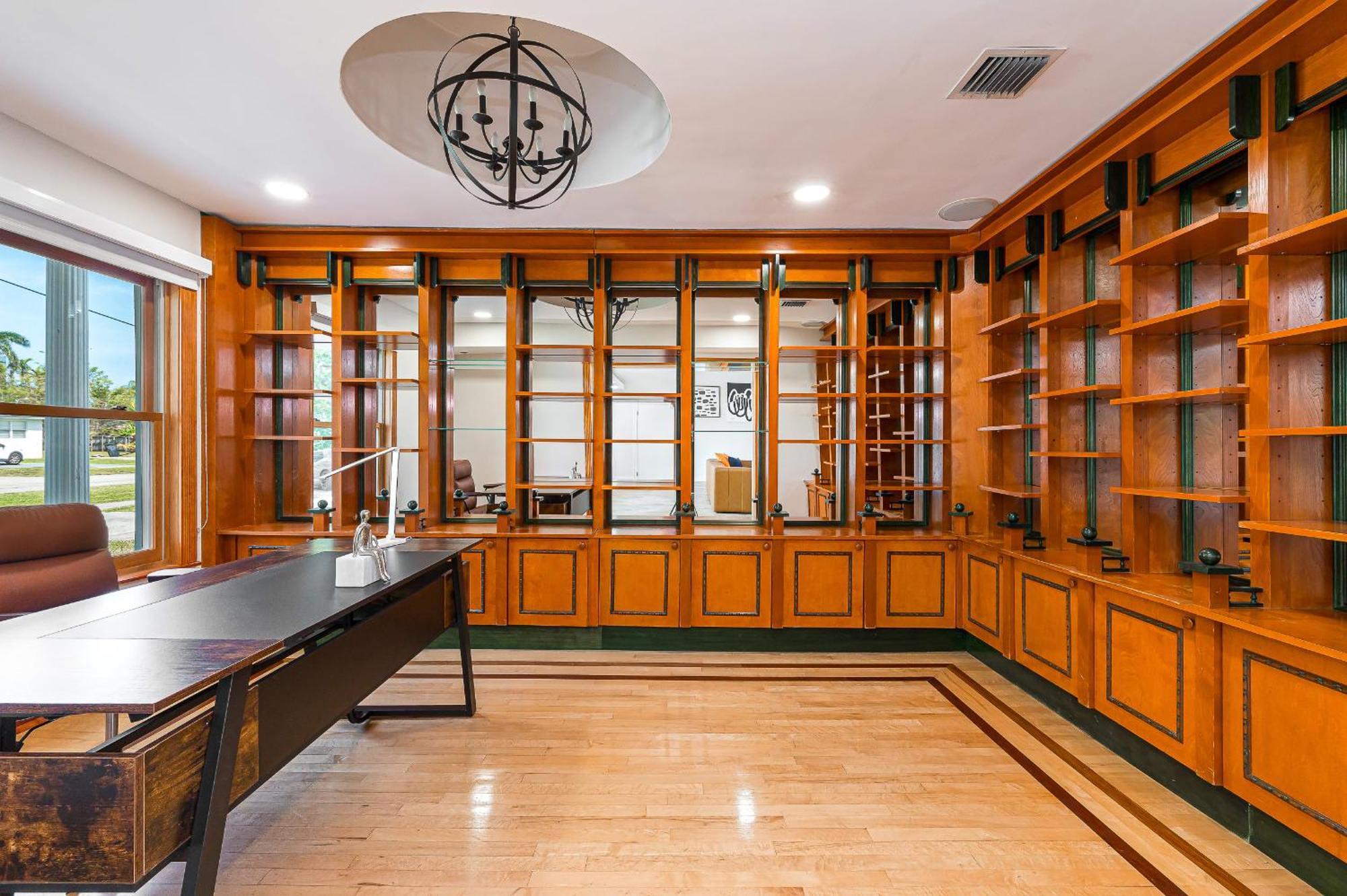 Tropical Waterfront Family Oasis - Amazing Location Miami
