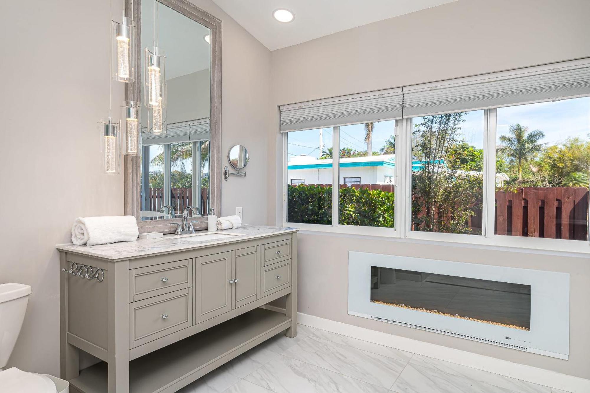 Tropical Waterfront Family Oasis - Amazing Location Holiday home Miami