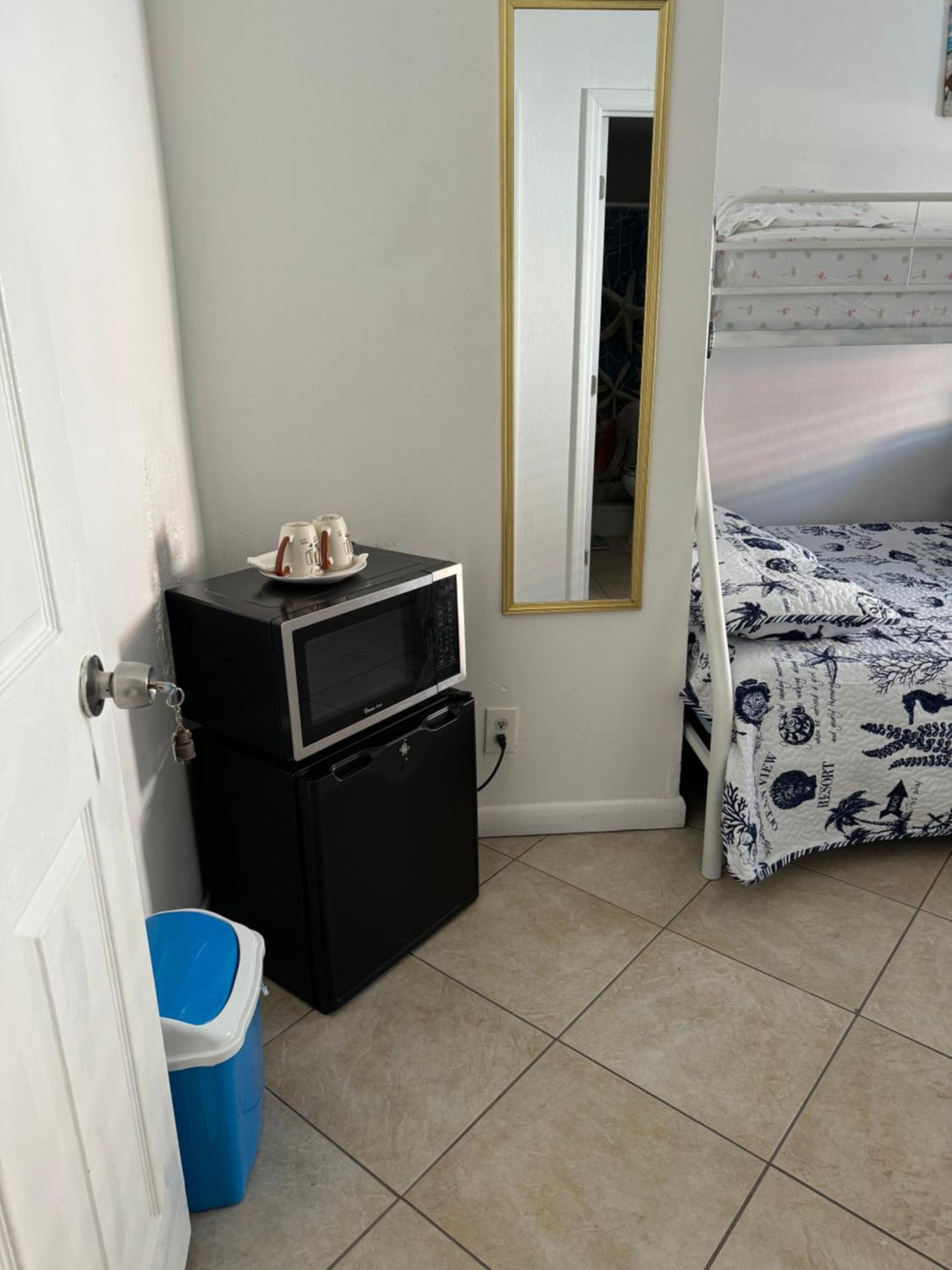 B2 Value On Private Bedroom With Private Bathroom In Little Havana, Homestay
