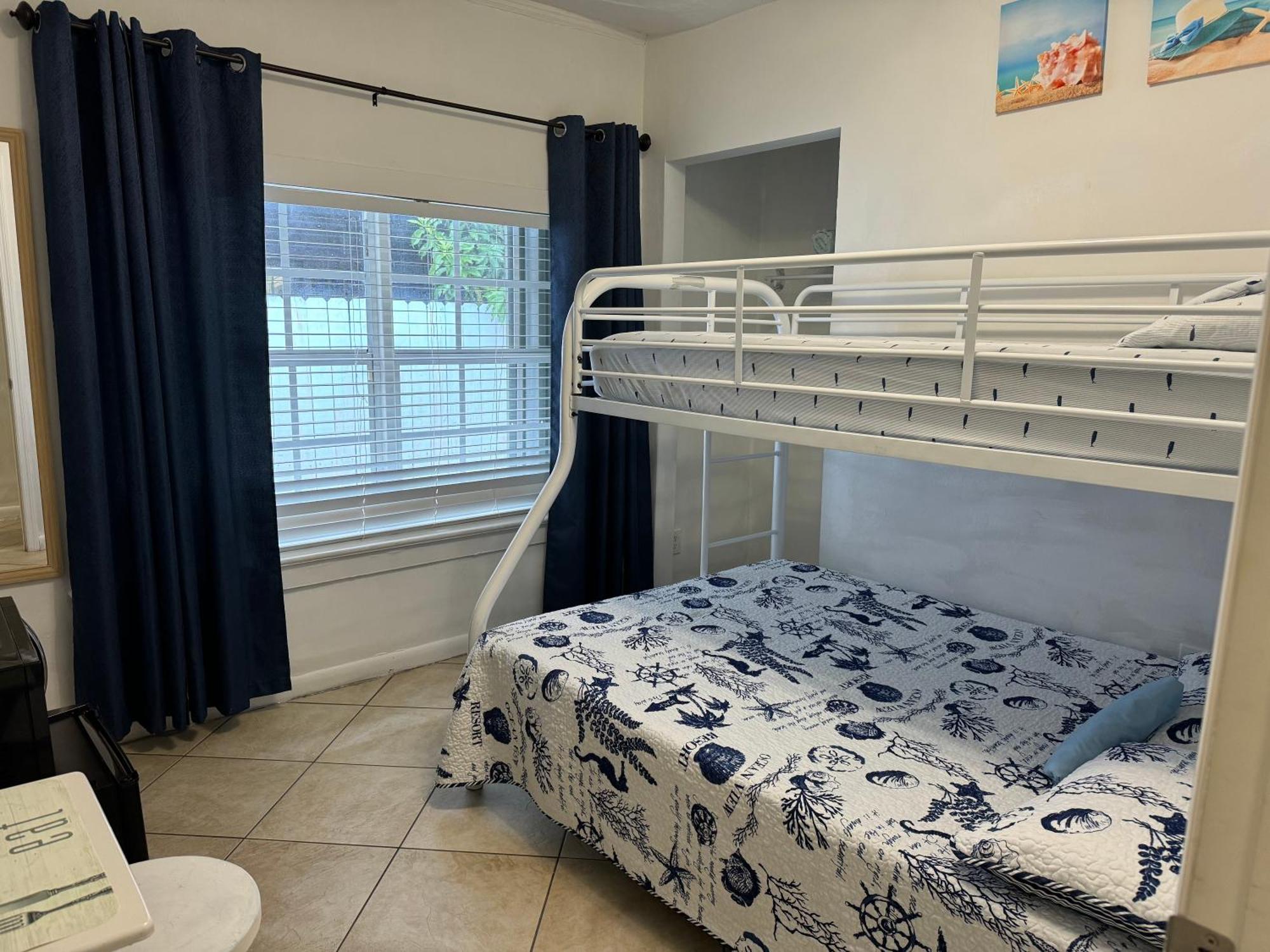 B5 Value On Private Bedroom With Private Bathroom In Little Havana, Homestay *