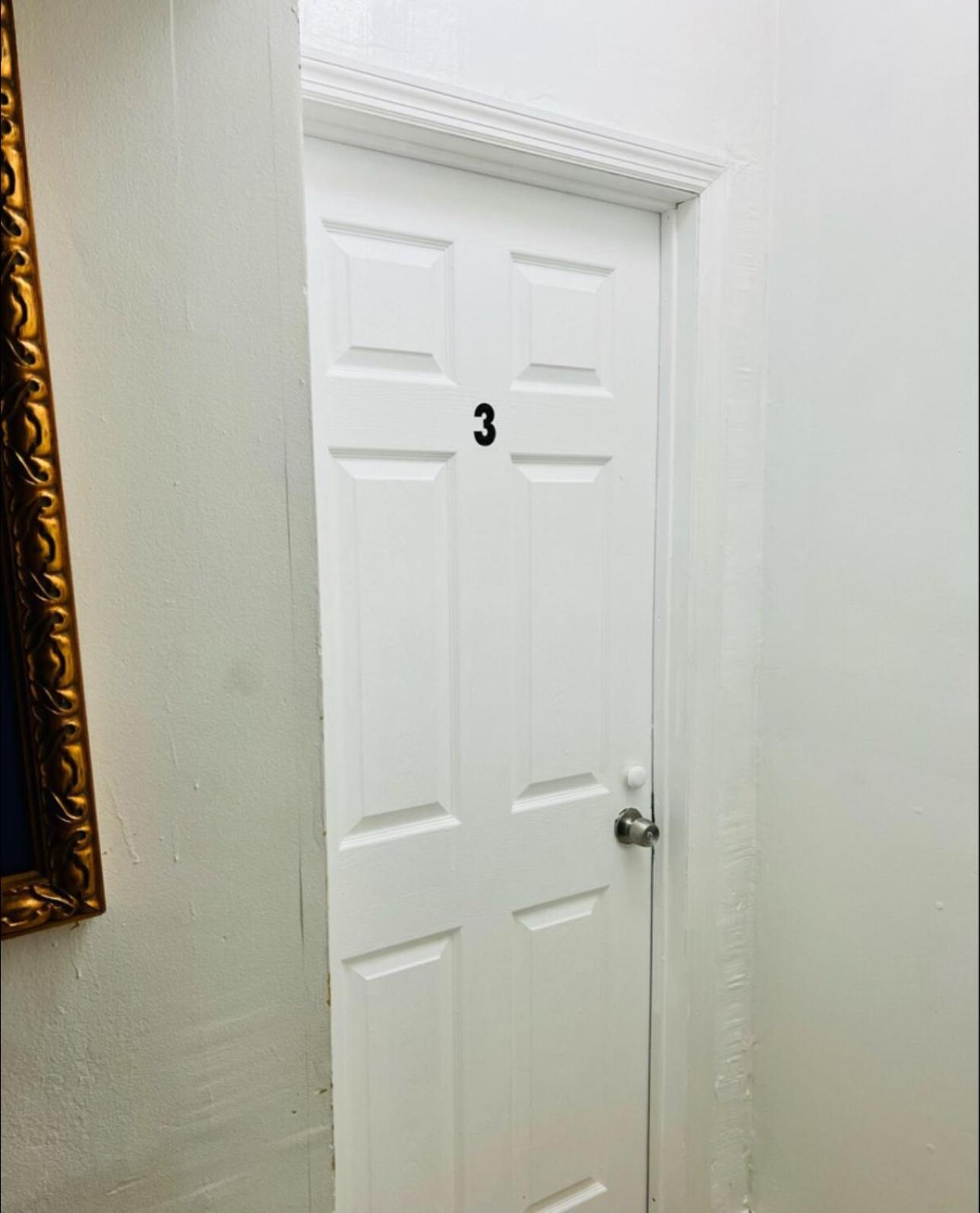 Hospedagem domiciliar B3 Value On Private Bedroom With Private Bathroom In Little Havana,