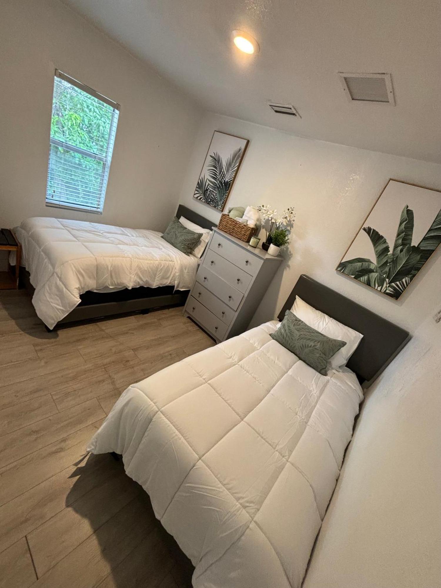 Deluxe In Location In A 2 Bedrooms Unit - Parking, Laundry And Luggage Storage Guest house