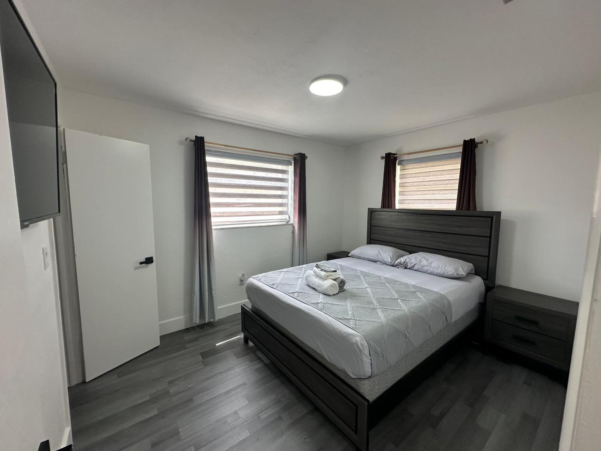 Cozy Unit Near Downtown Miami Apartment
