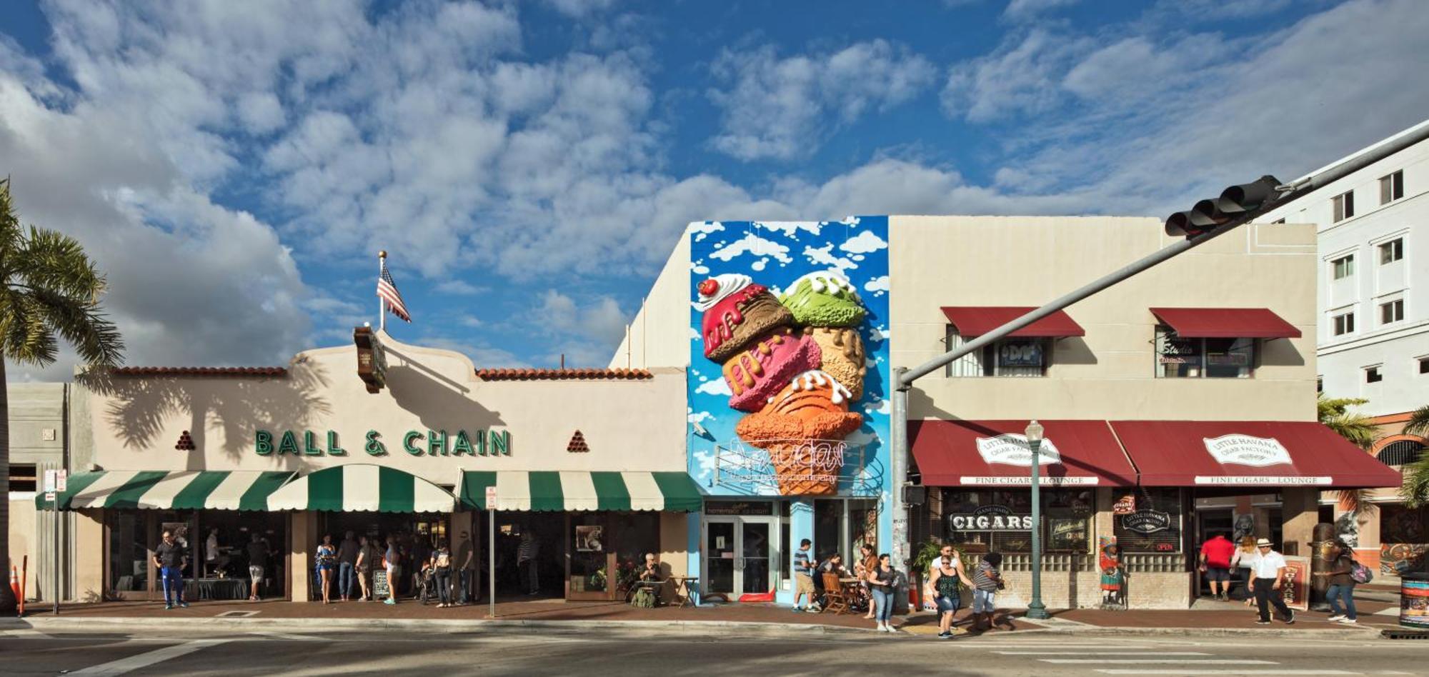 B2 Value On Private Bedroom With Private Bathroom In Little Havana, Homestay Miami
