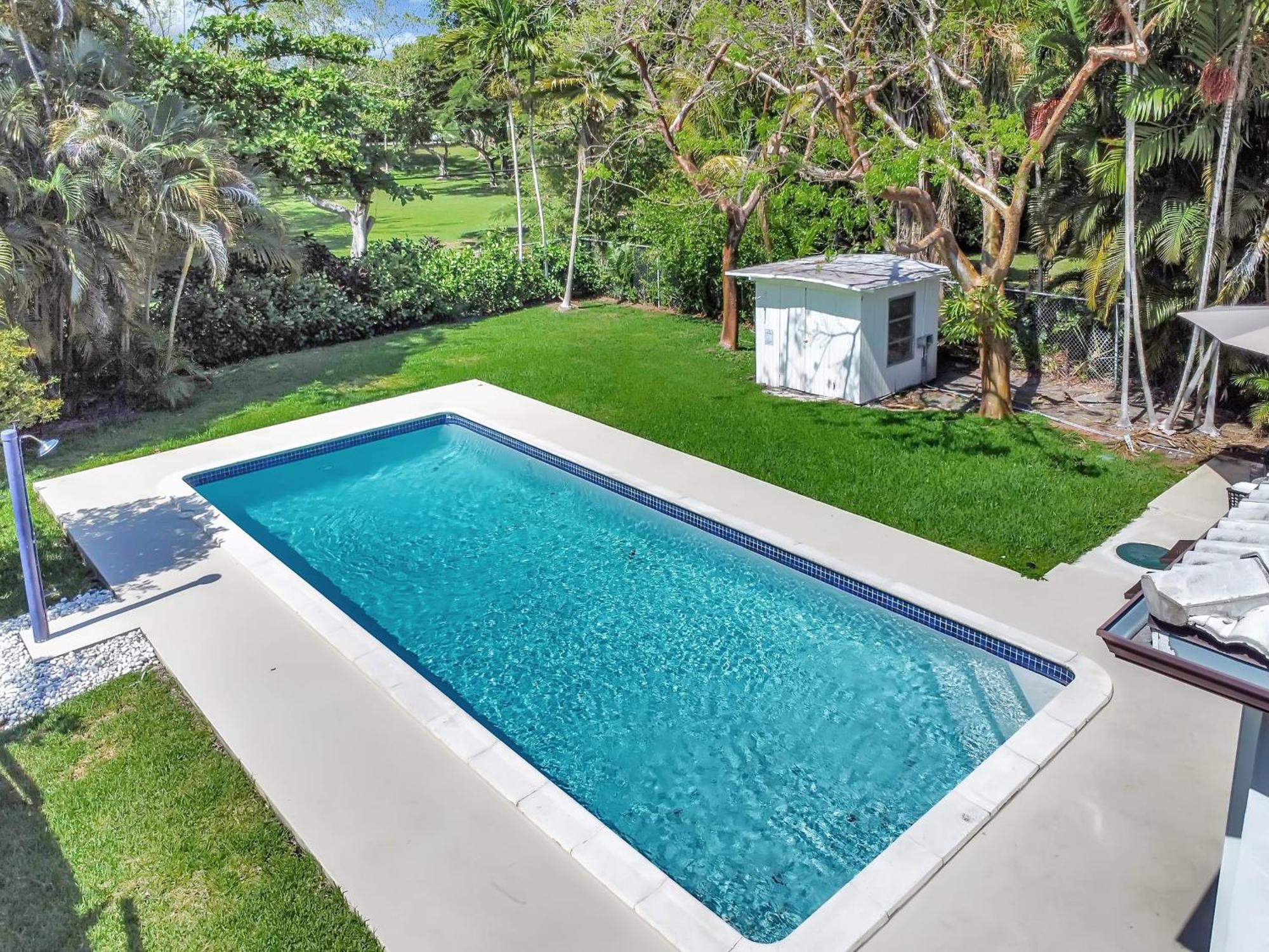 Summer Estate - Pool Parking & Prime Location Holiday home