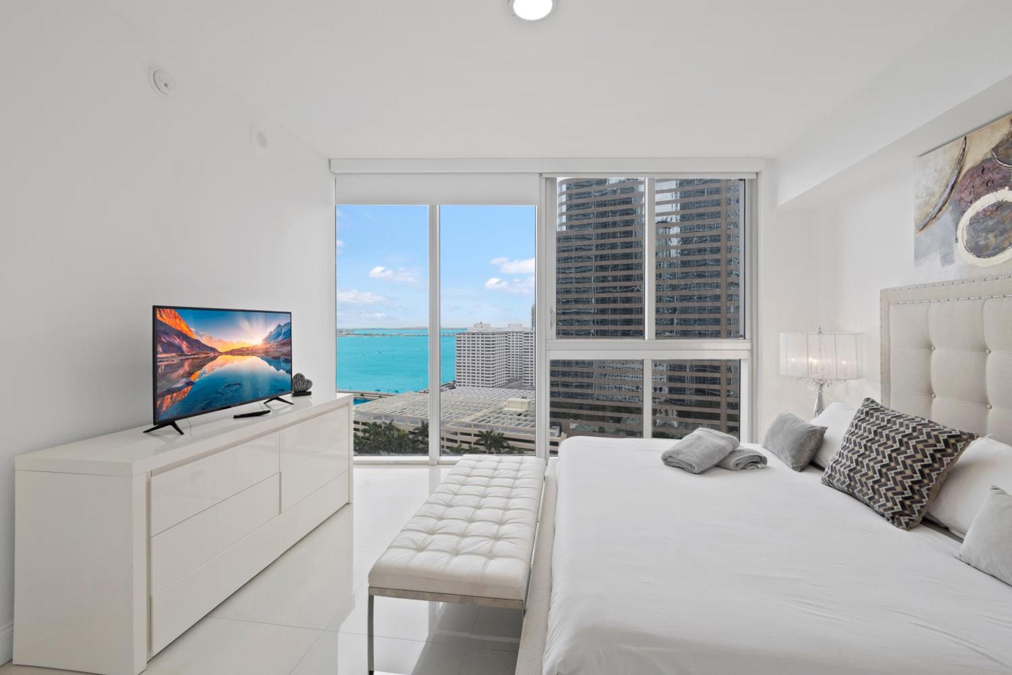 2b2b W Water View - Free Parking - Pool - Lux Holiday home *