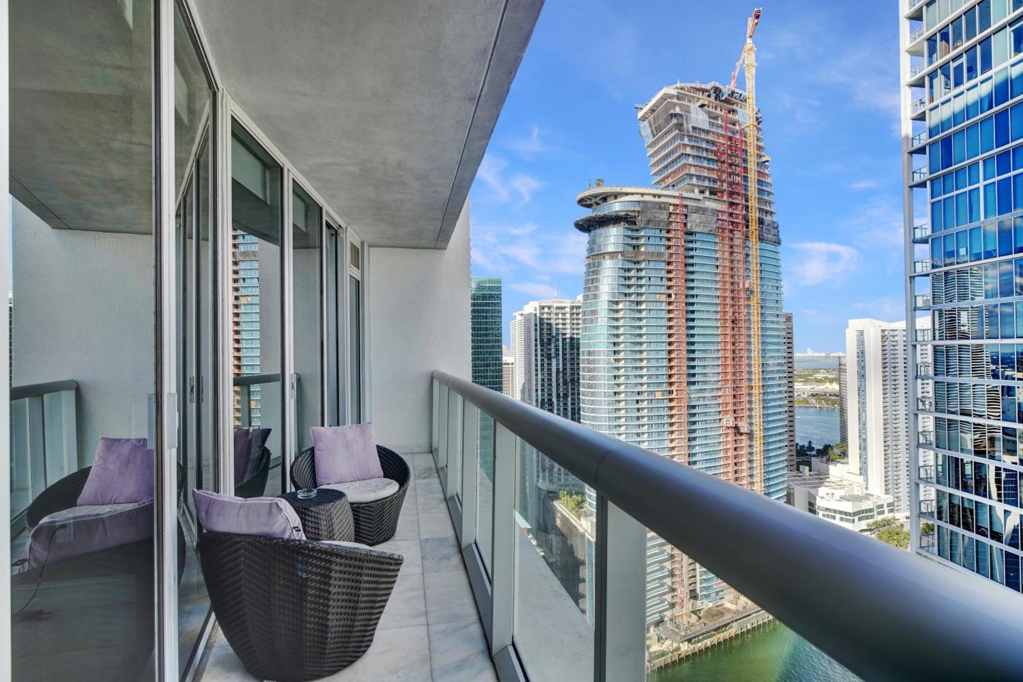 Holiday home Lux 2br - Water View - Pool - - Free Parking *