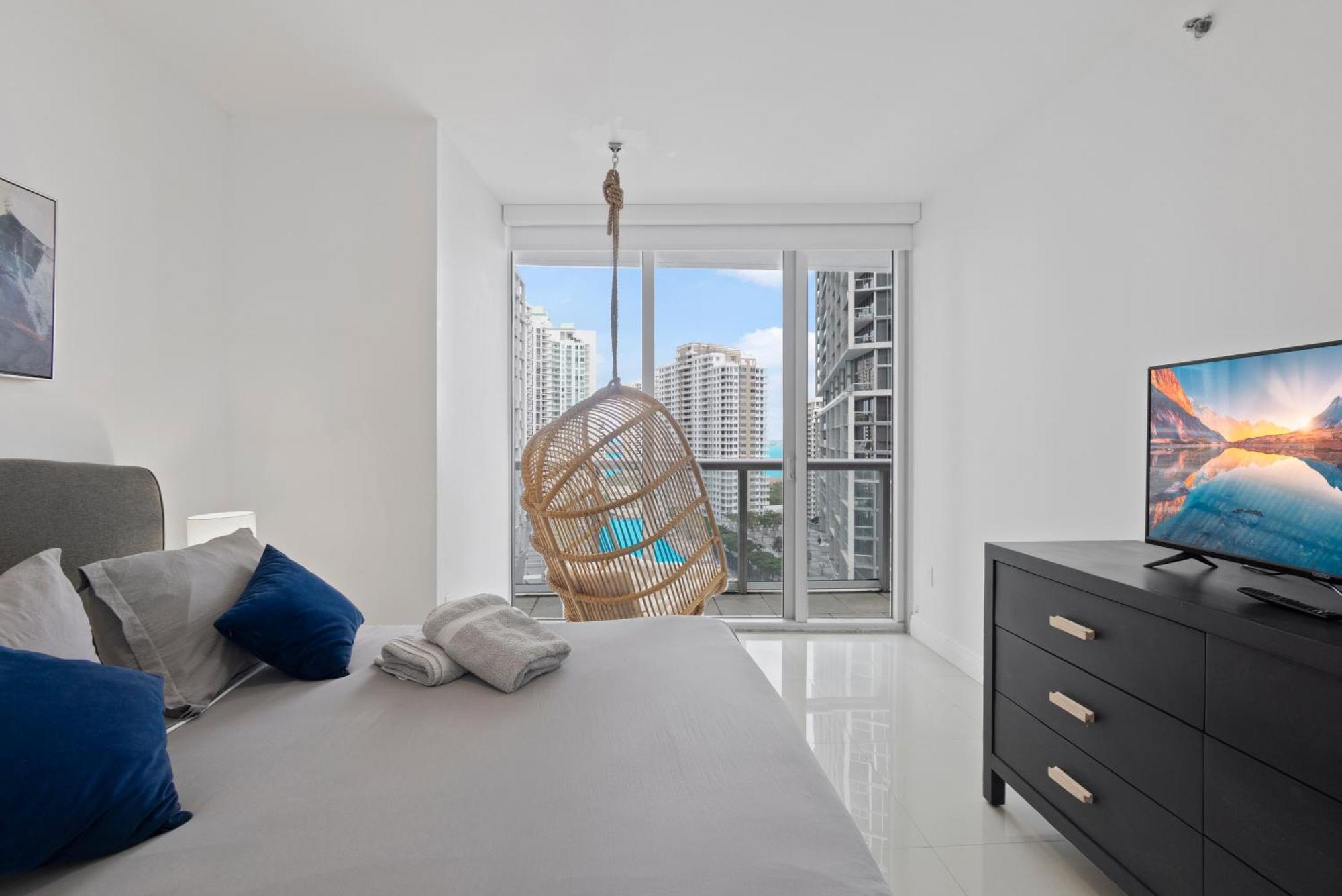 2b2b W Water View - Free Parking - Pool - Lux Holiday home
