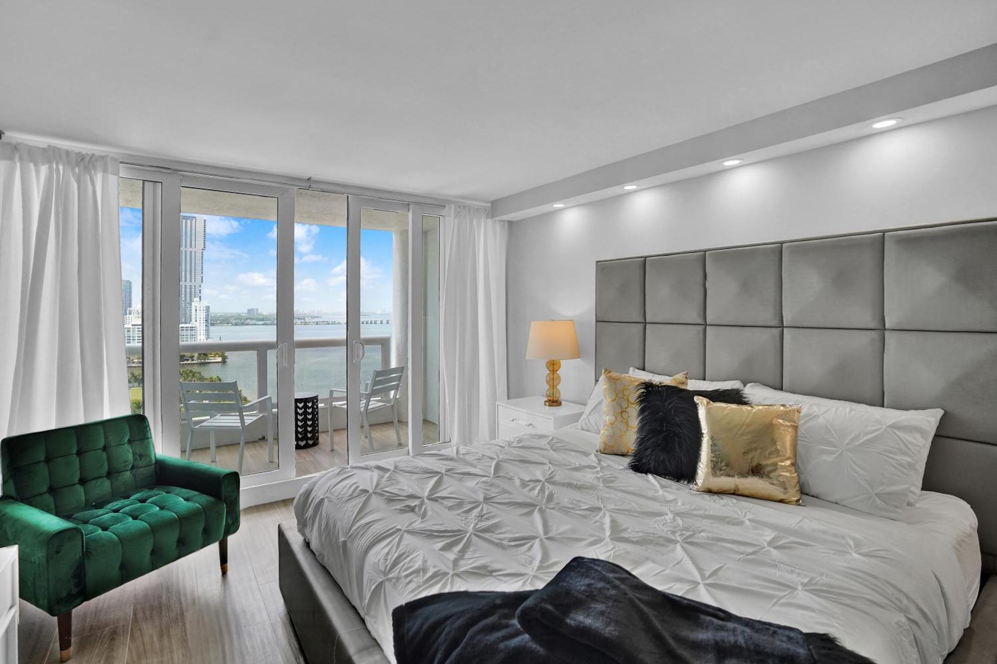 Big Energy! Water Views And Newly Renovated! Apartment Miami