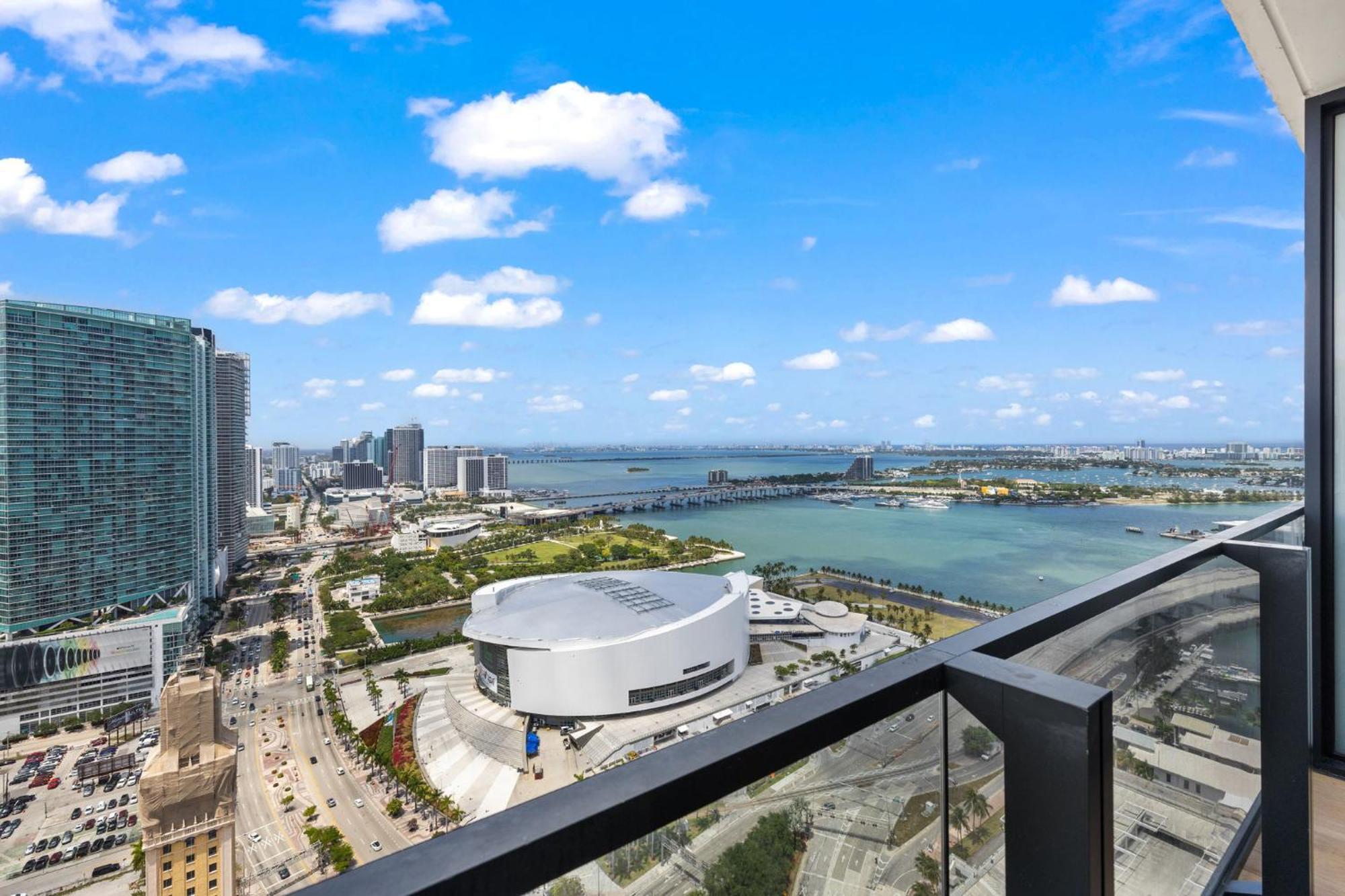 Studio With Amazing City View At Downtown Apartamento