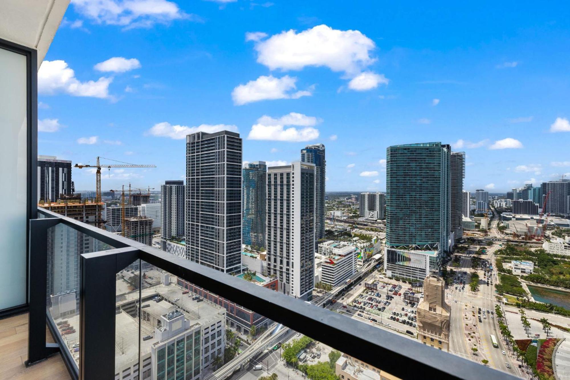 Studio With Amazing City View At Downtown Apartamento *