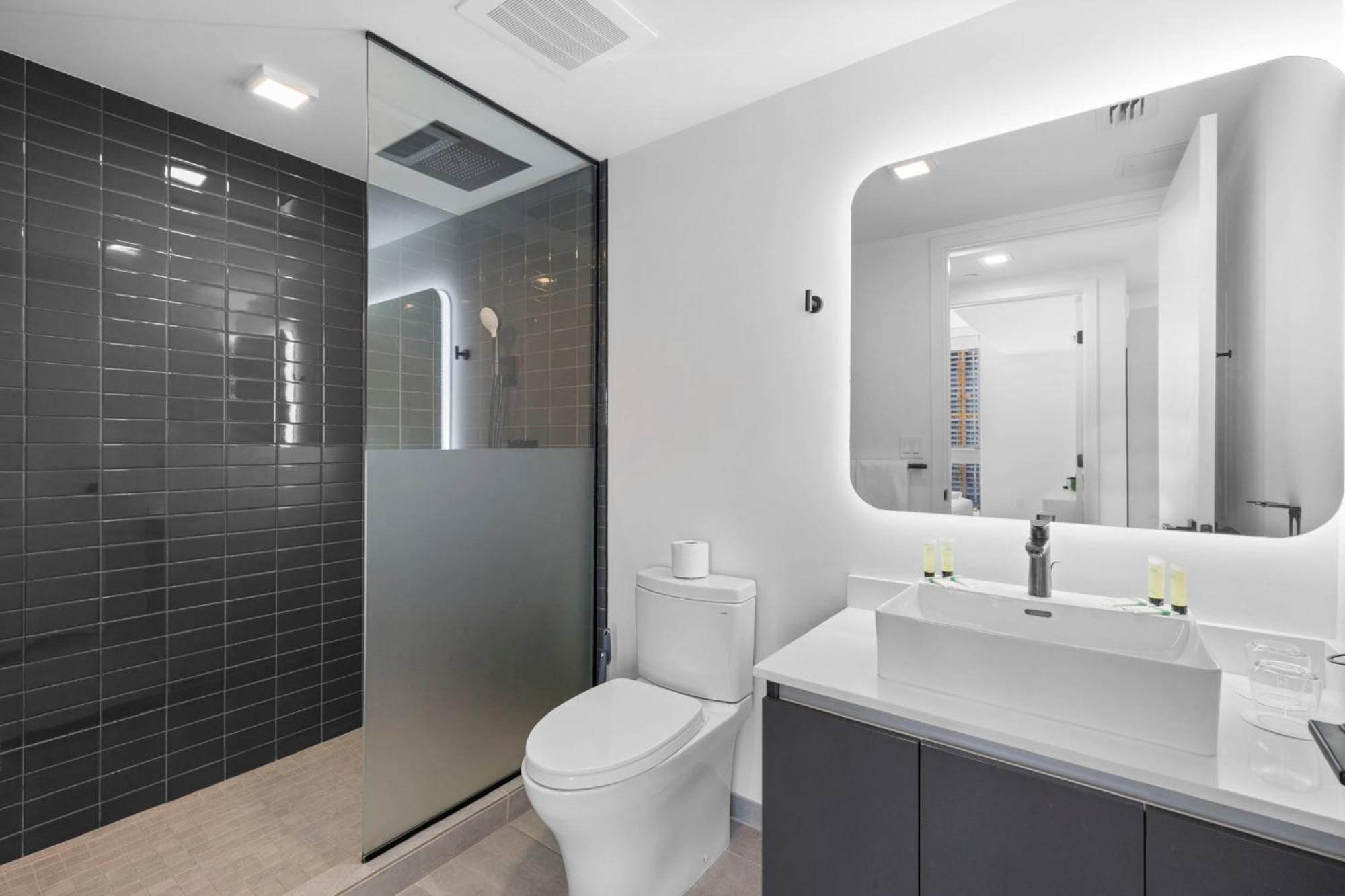 Apartment High Style Living In The Heart Of Miami