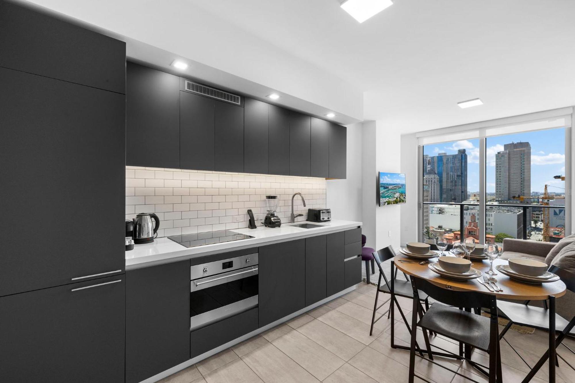 High Style Living In The Heart Of Miami Apartment *