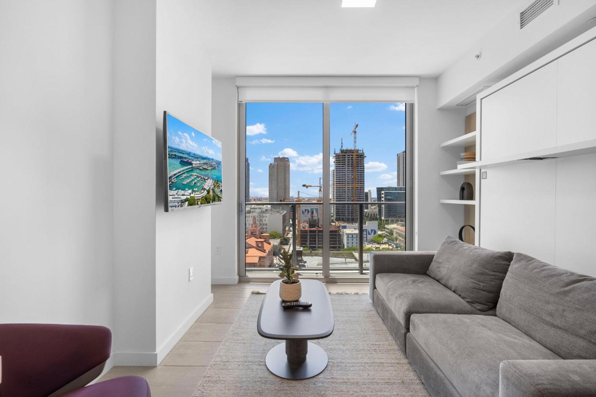 Apartment High Style Living In The Heart Of Miami