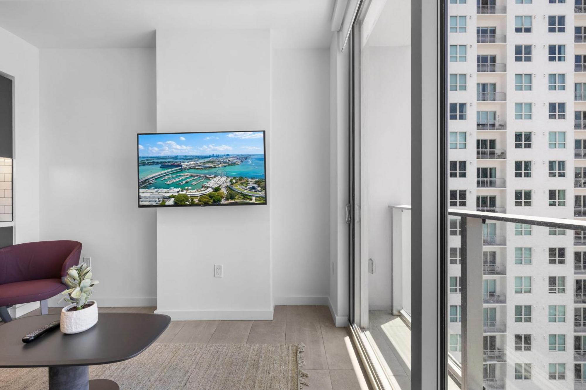 High Style Living In The Heart Of Miami Apartment *