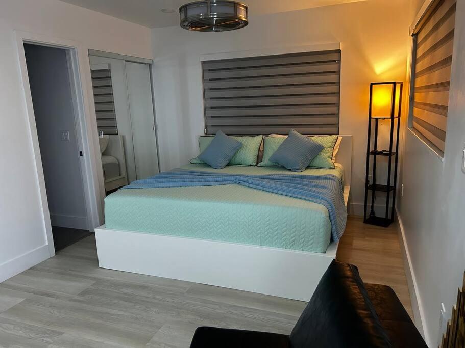 Cozy Apartment, With Separate Entrance Apartment *