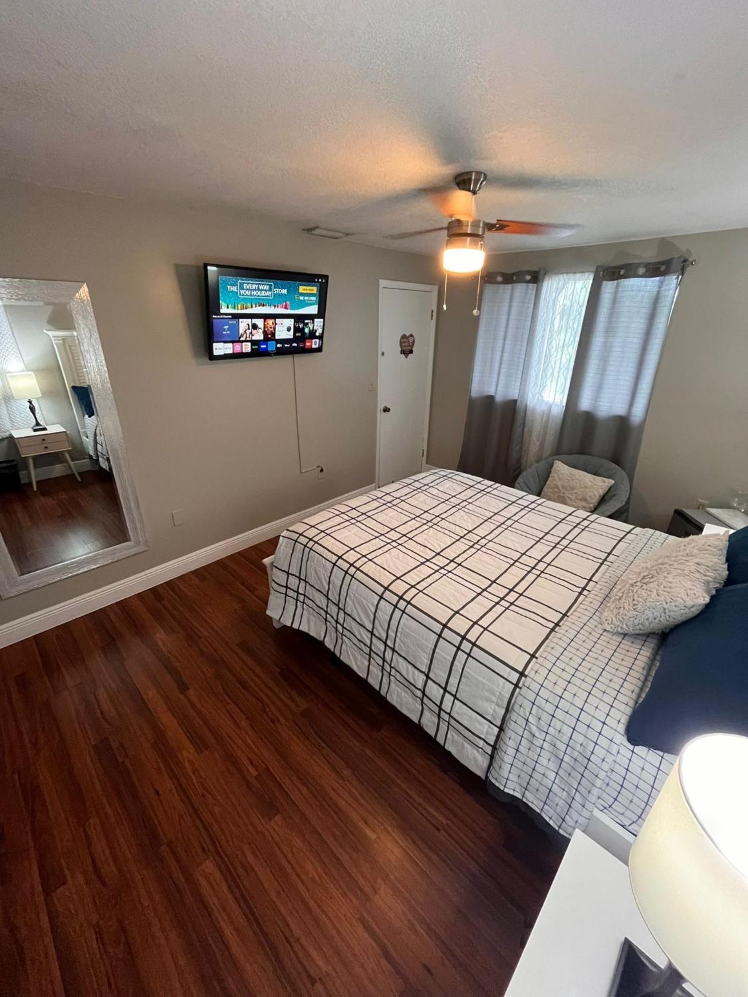 Hospedagem domiciliar Spanish Style House - Free Parking Miami