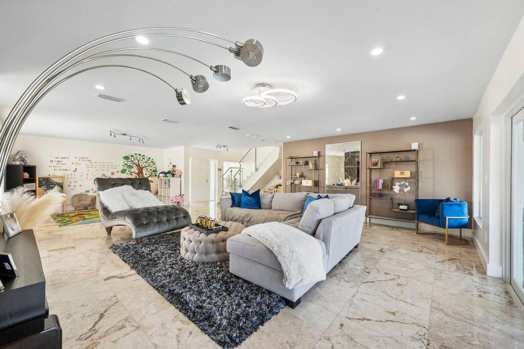 Holiday home True Away From Miami