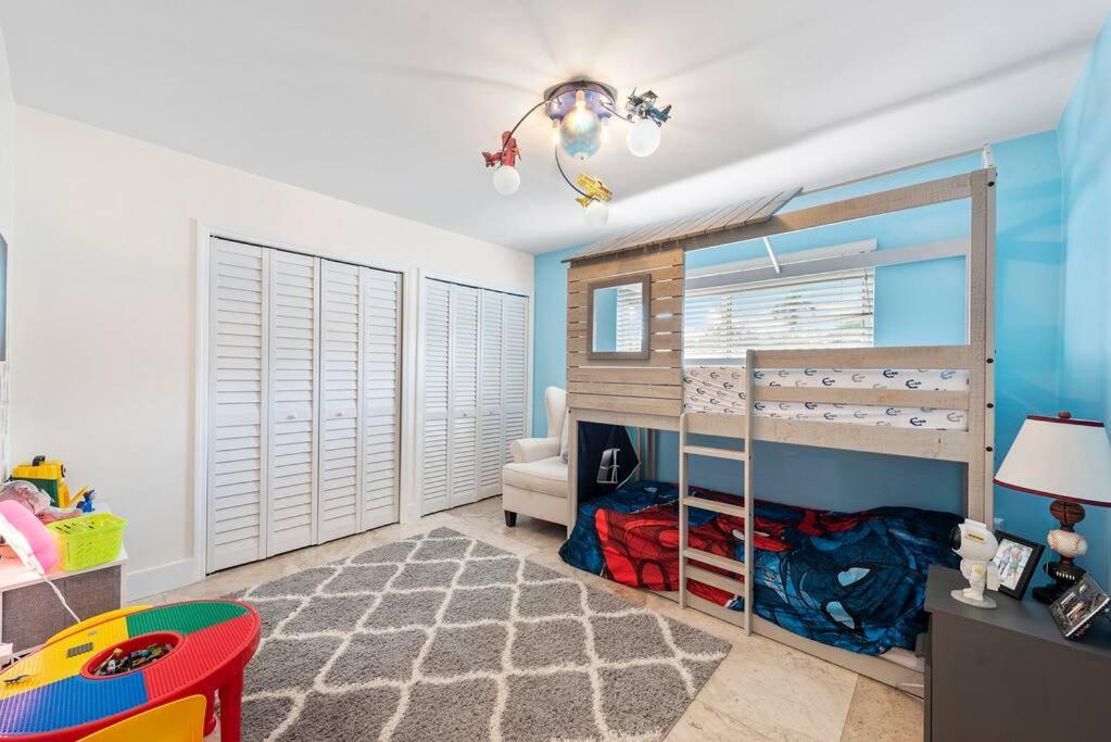 Holiday home True Away From Miami