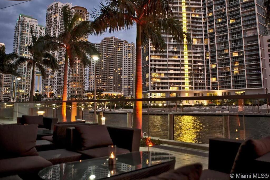 Brickell 3 Bedrooms High Ceiling Loft *