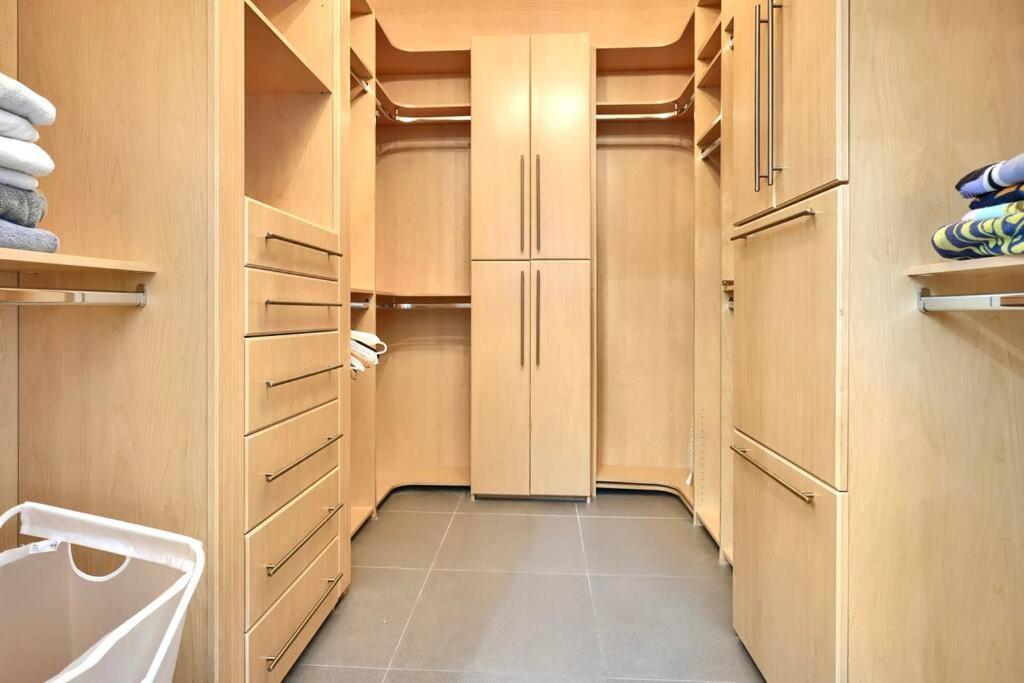 Brickell 3 Bedrooms High Ceiling Loft *