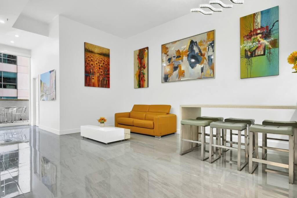 Brickell 3 Bedrooms High Ceiling Loft Apartment *