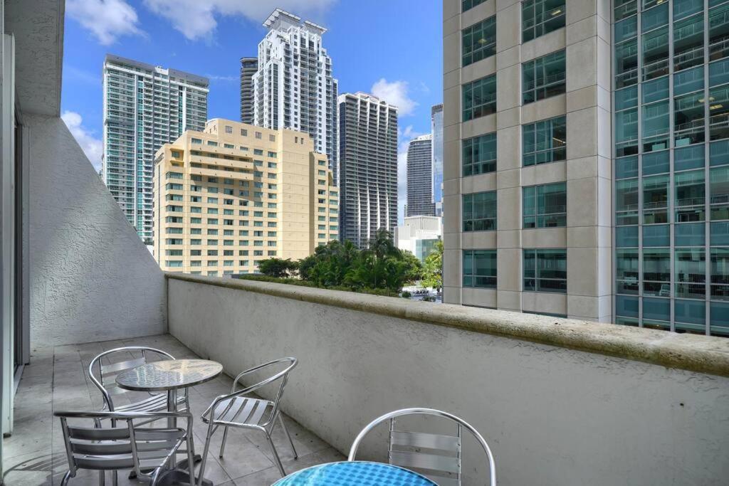 Brickell 3 Bedrooms High Ceiling Loft Apartment