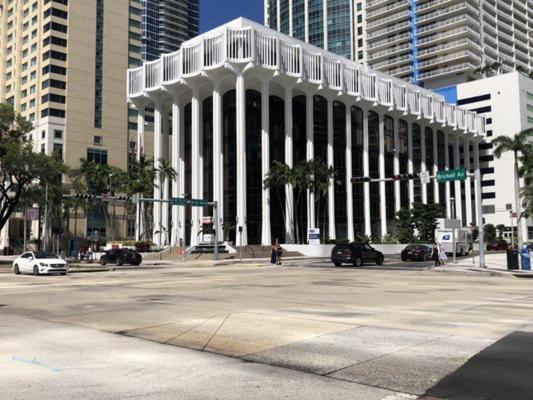 Brickell 3 Bedrooms High Ceiling Loft Apartment *