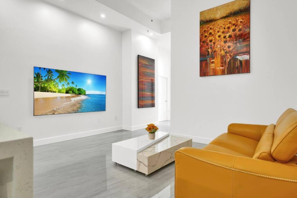 Brickell 3 Bedrooms High Ceiling Loft