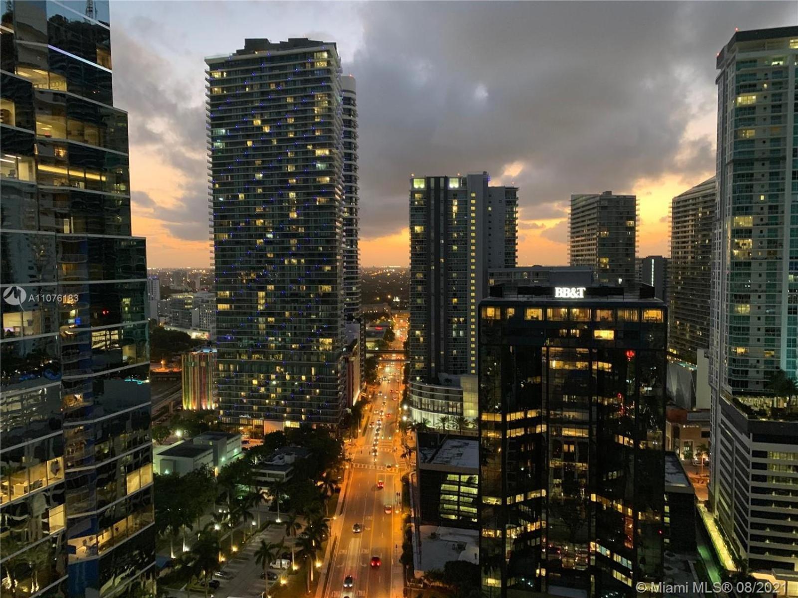Brickell 3 Bedrooms High Ceiling Loft Apartment