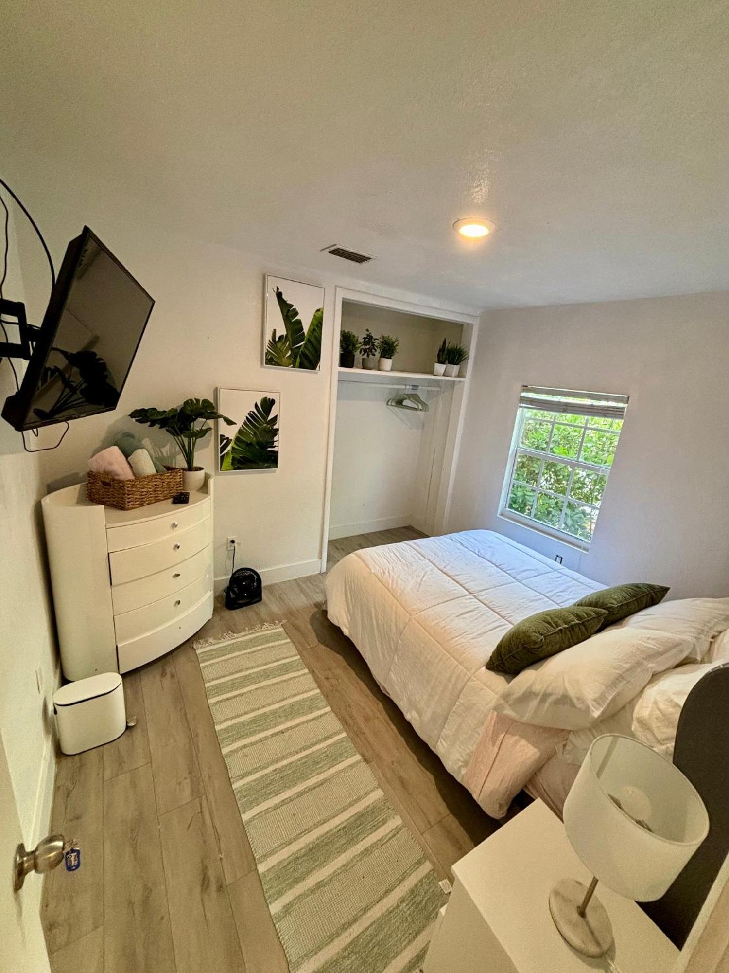 Deluxe In Location In A 2 Bedrooms Unit - Parking, Laundry And Luggage Storage Guest house Miami