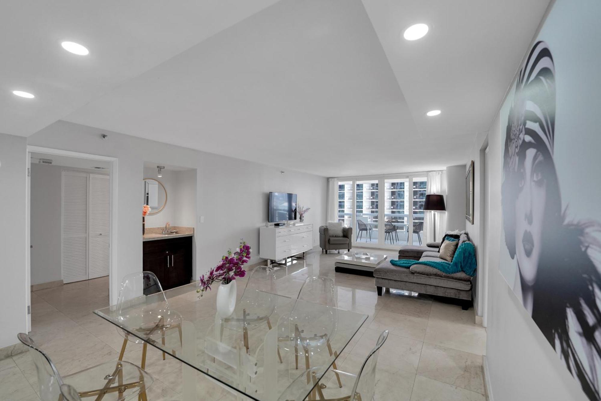 Hello Gorgeous! Water & Skyline Views! Apartment Miami