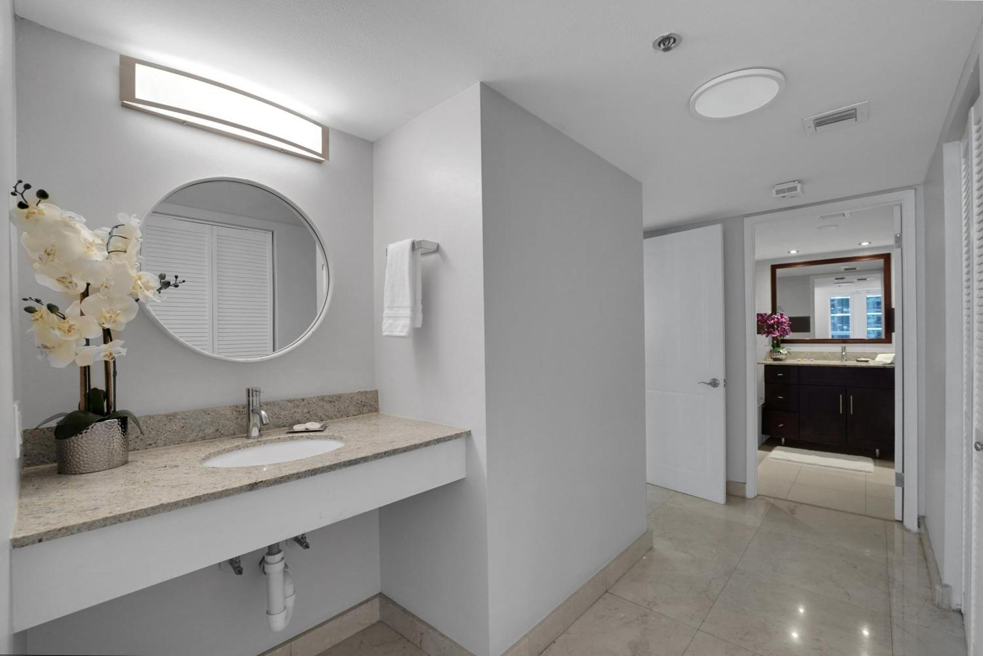 Hello Gorgeous! Water & Skyline Views! Apartment *