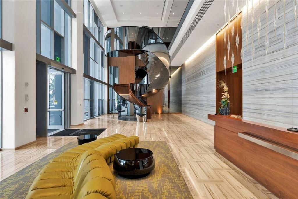Lovely Upscale Gorgeous View 2bd 2bath In Brickell Apartment *