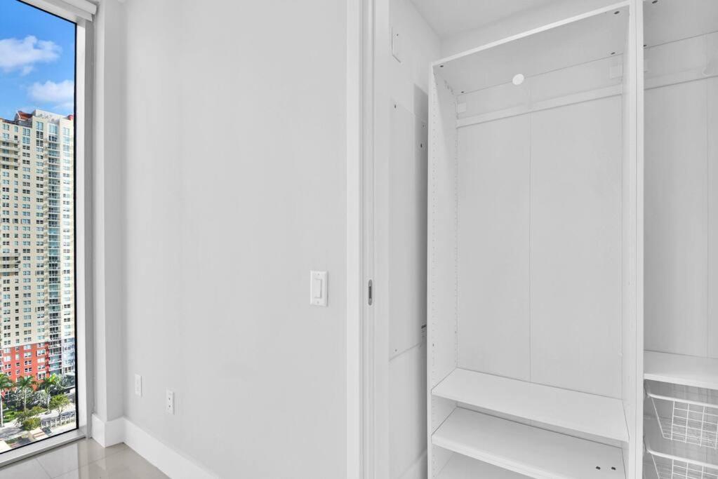Lovely Upscale Gorgeous View 2bd 2bath In Brickell Miami